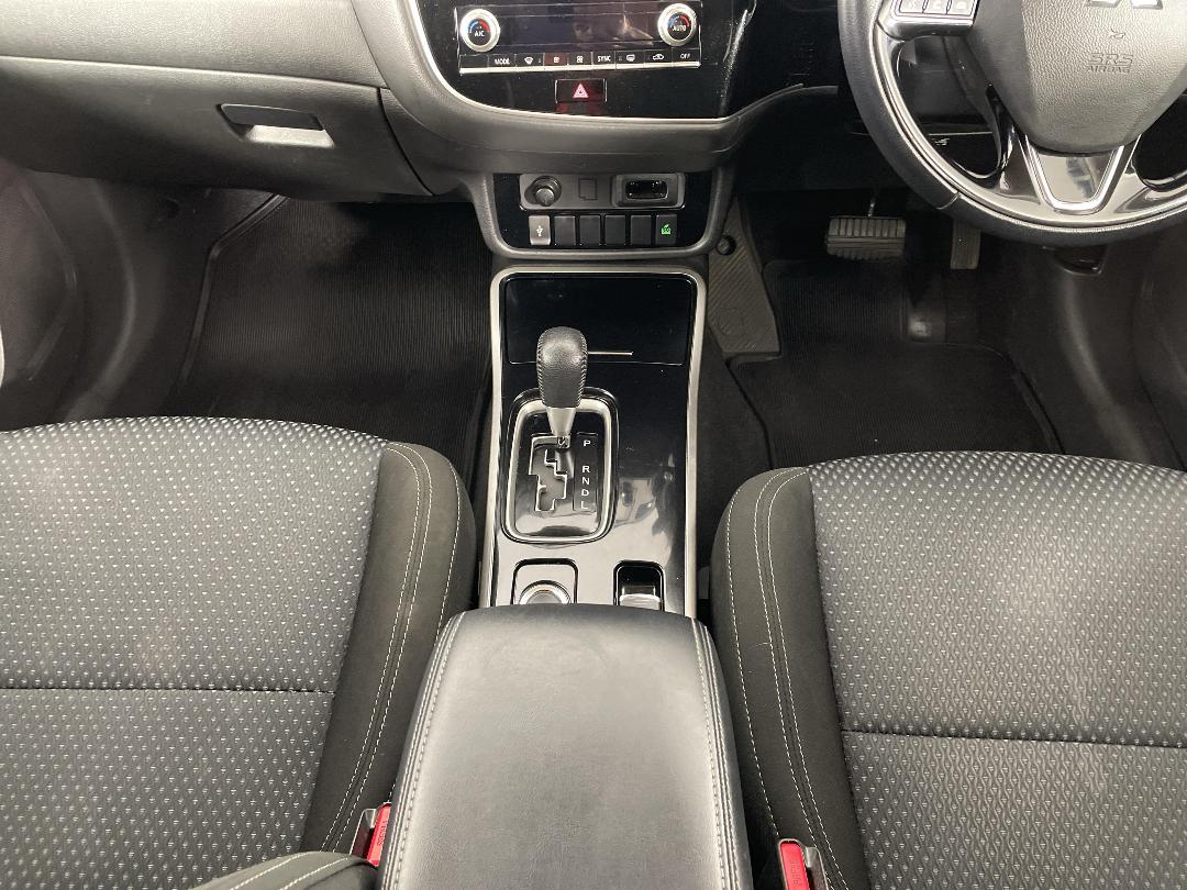 Photo '18' of Mitsubishi Outlander Photo '18' of Mitsubishi Outlander