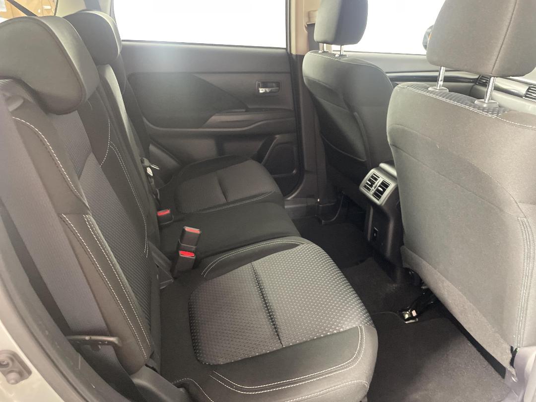 Photo '20' of Mitsubishi Outlander Photo '20' of Mitsubishi Outlander