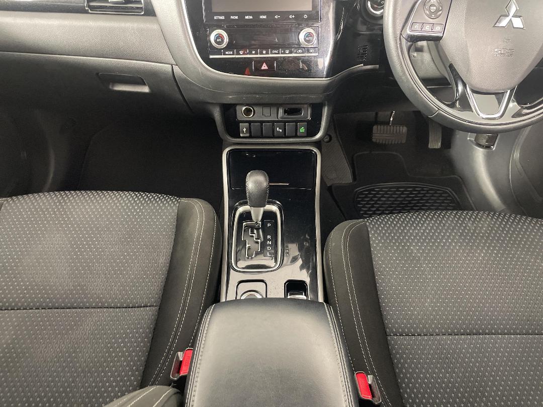 Photo '18' of Mitsubishi Outlander Photo '18' of Mitsubishi Outlander