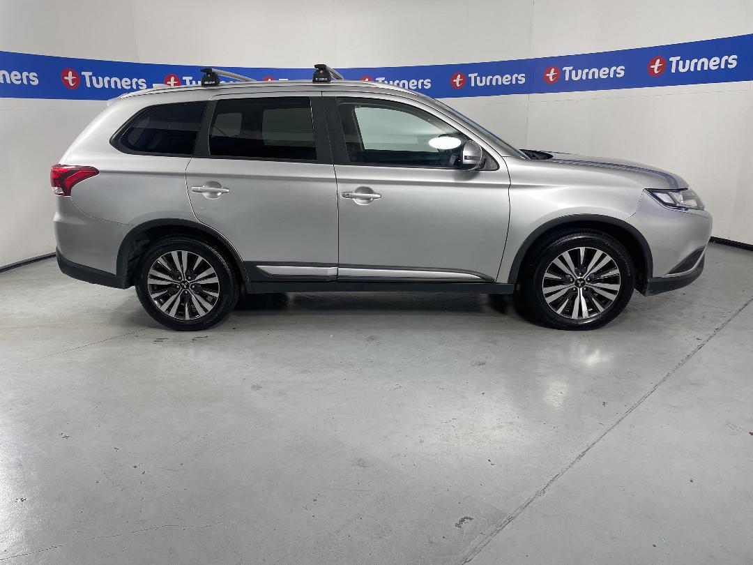 Photo '23' of Mitsubishi Outlander Photo '23' of Mitsubishi Outlander