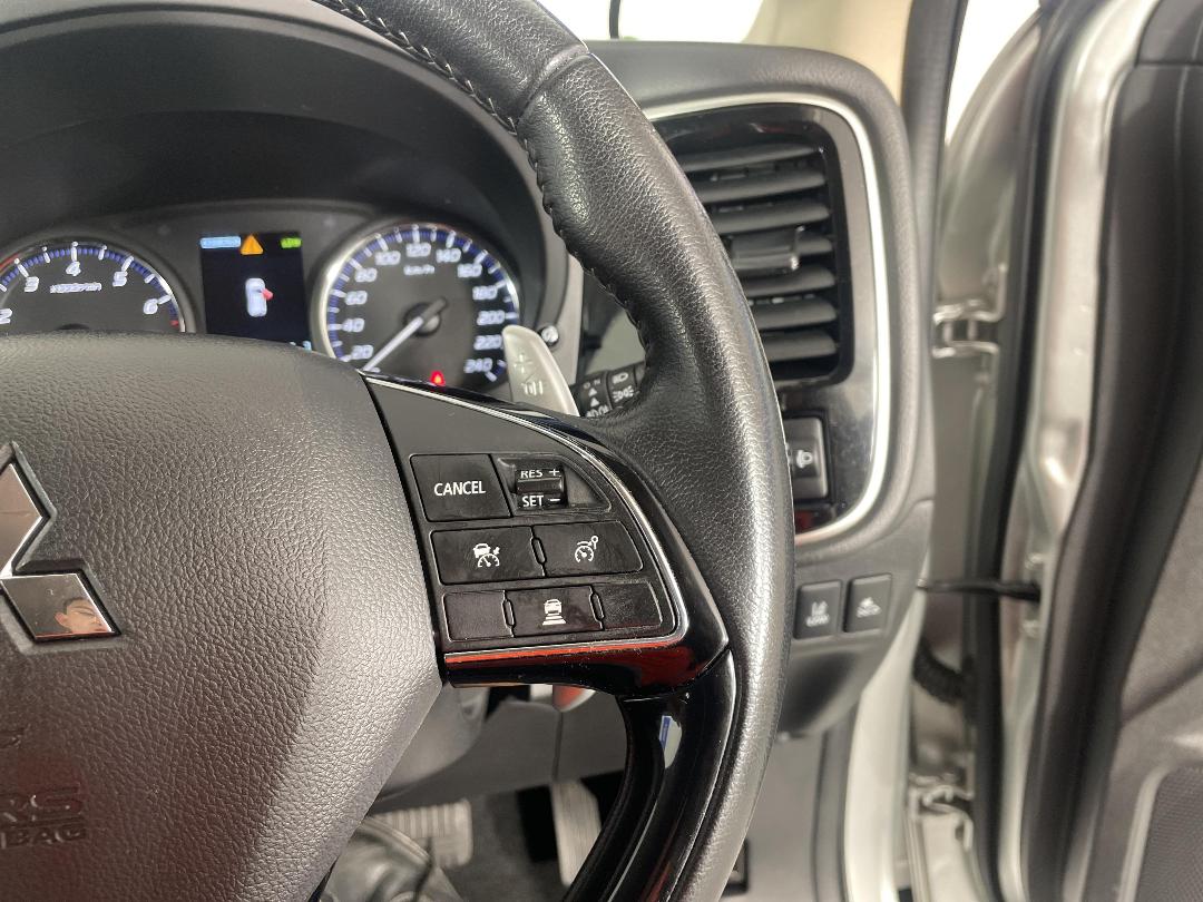 Photo '28' of Mitsubishi Outlander Photo '28' of Mitsubishi Outlander