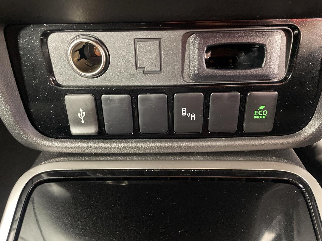 Photo '30' of Mitsubishi Outlander Photo '30' of Mitsubishi Outlander