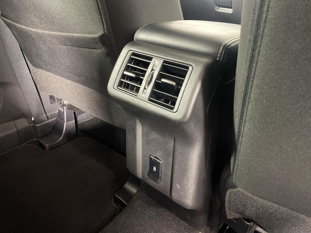 Photo '34' of Mitsubishi Outlander Photo '34' of Mitsubishi Outlander