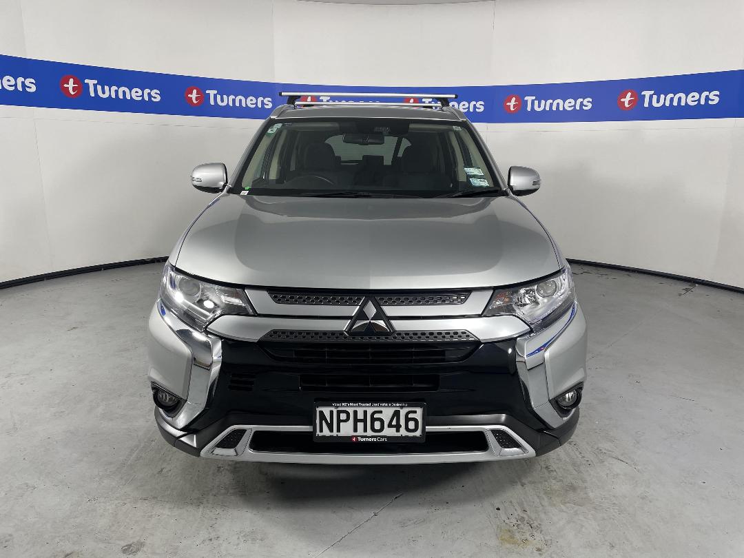 Photo '2' of Mitsubishi Outlander