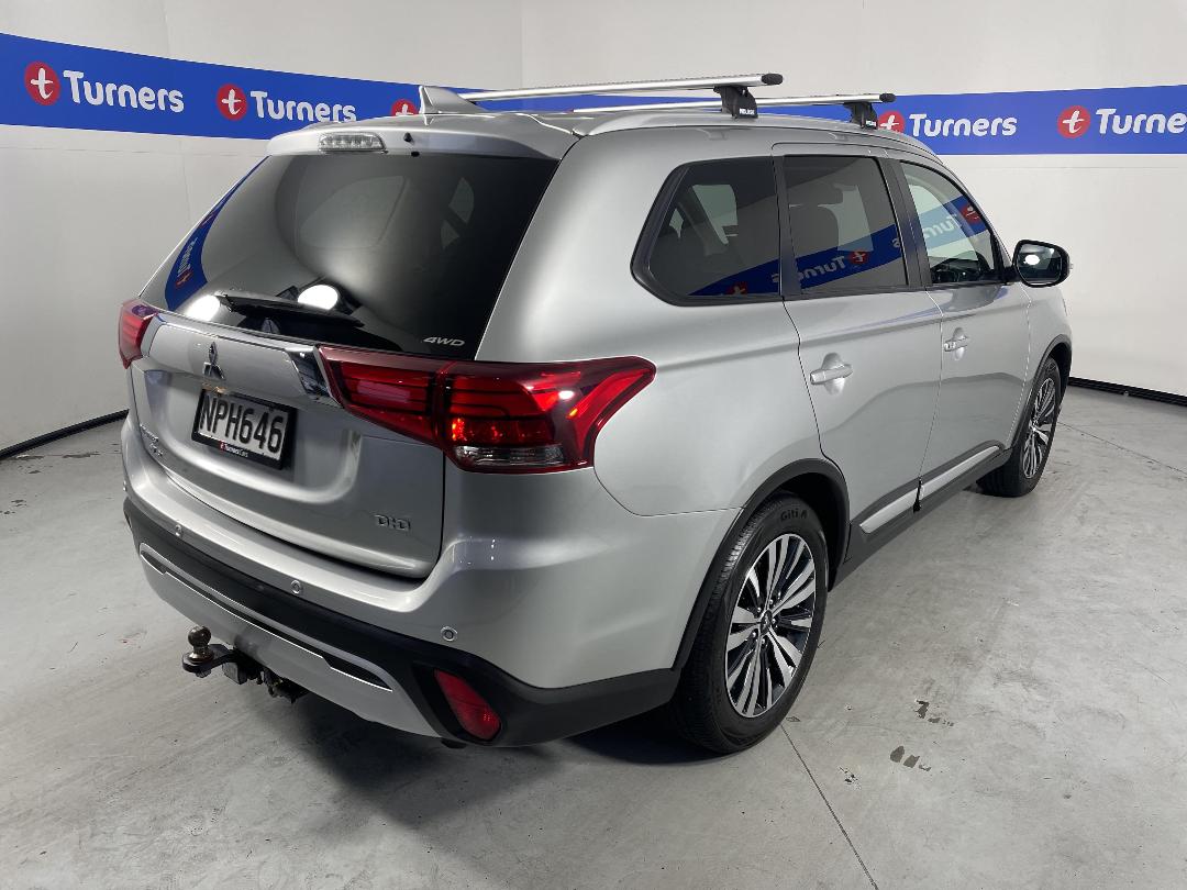 Photo '7' of Mitsubishi Outlander