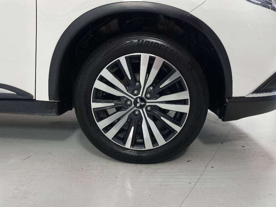 Photo '9' of Mitsubishi Outlander Photo '9' of Mitsubishi Outlander