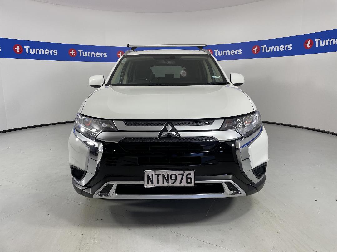 Photo '2' of Mitsubishi Outlander Photo '2' of Mitsubishi Outlander