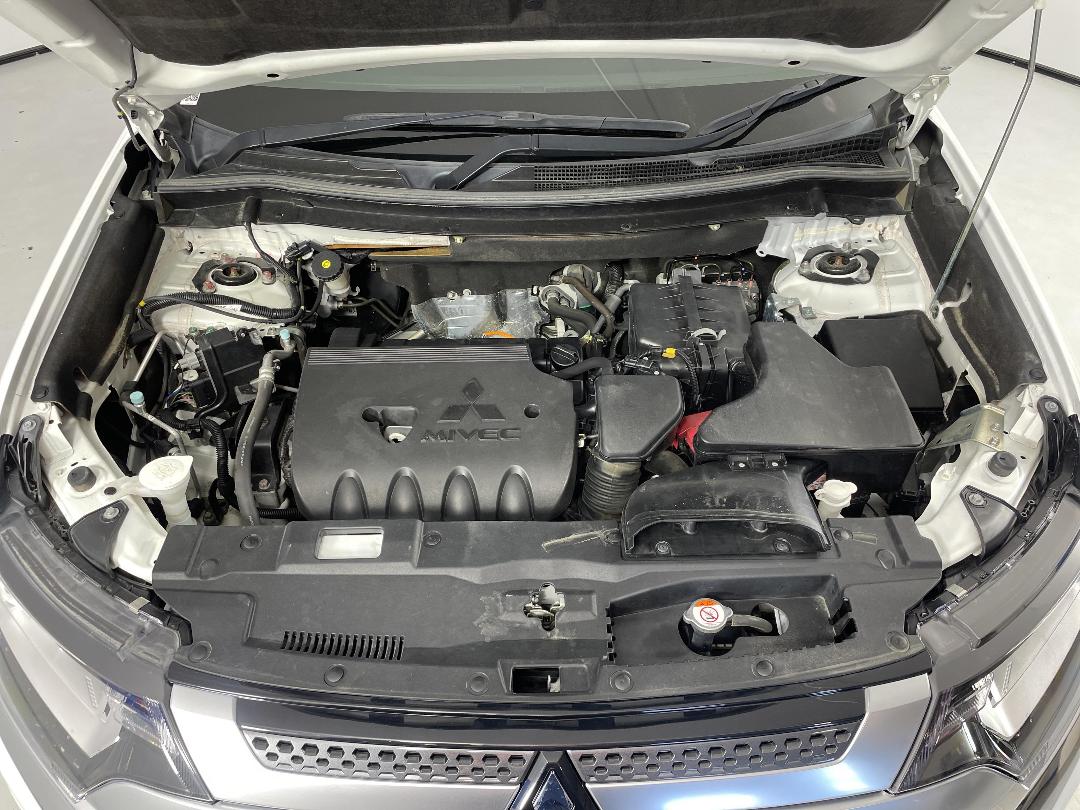 Photo '13' of Mitsubishi Outlander Photo '13' of Mitsubishi Outlander