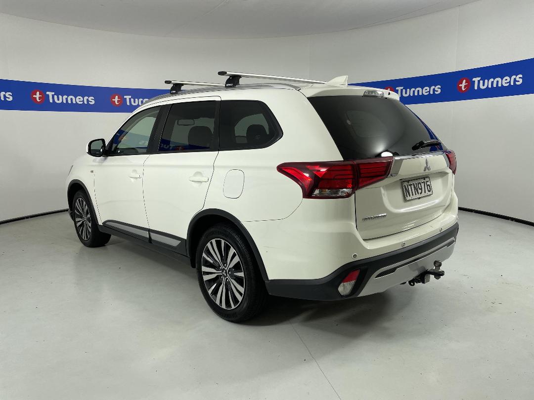 Photo '5' of Mitsubishi Outlander Photo '5' of Mitsubishi Outlander