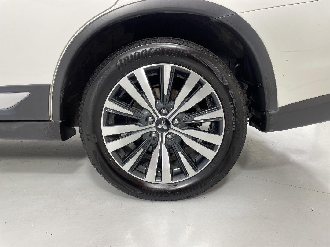 Photo '11' of Mitsubishi Outlander Photo '11' of Mitsubishi Outlander