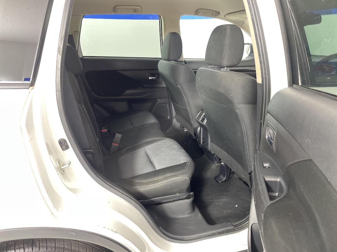 Photo '20' of Mitsubishi Outlander Photo '20' of Mitsubishi Outlander