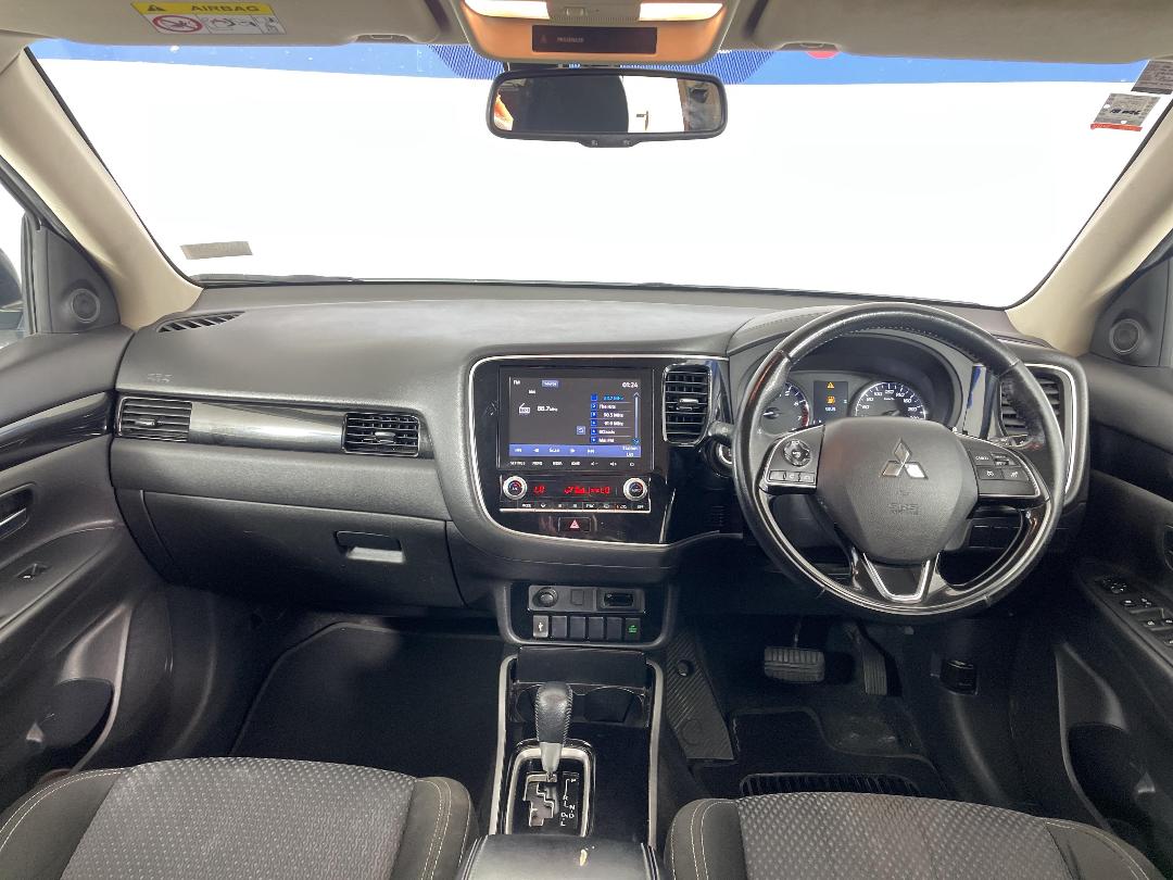 Photo '17' of Mitsubishi Outlander Photo '17' of Mitsubishi Outlander