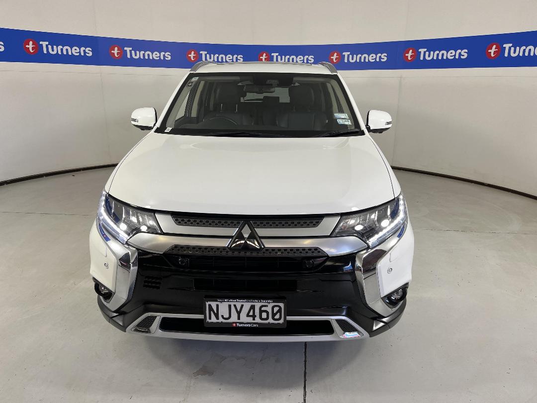 Photo '2' of Mitsubishi Outlander