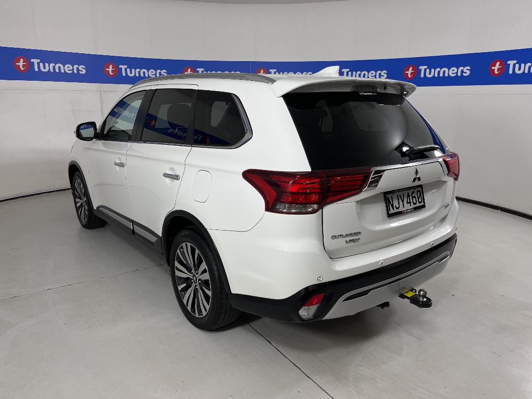 Photo '5' of Mitsubishi Outlander