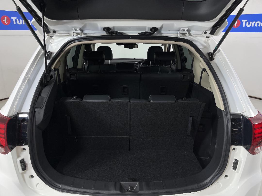 Photo '14' of Mitsubishi Outlander