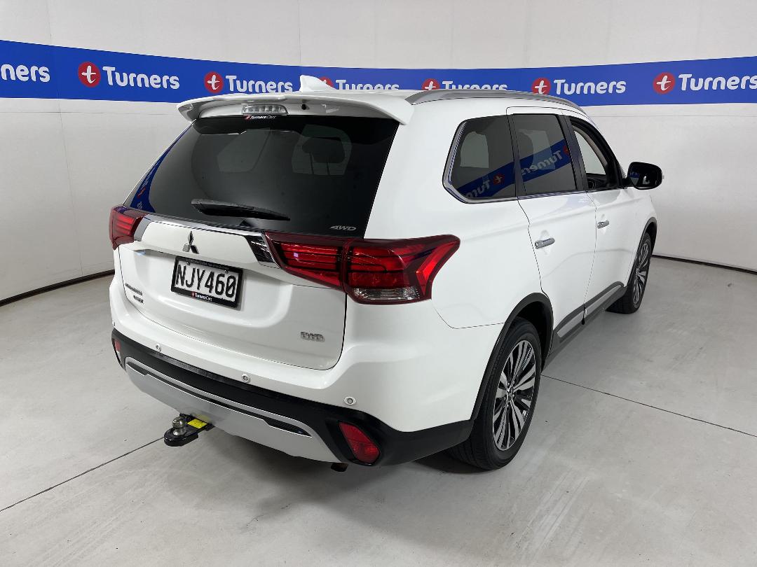 Photo '7' of Mitsubishi Outlander