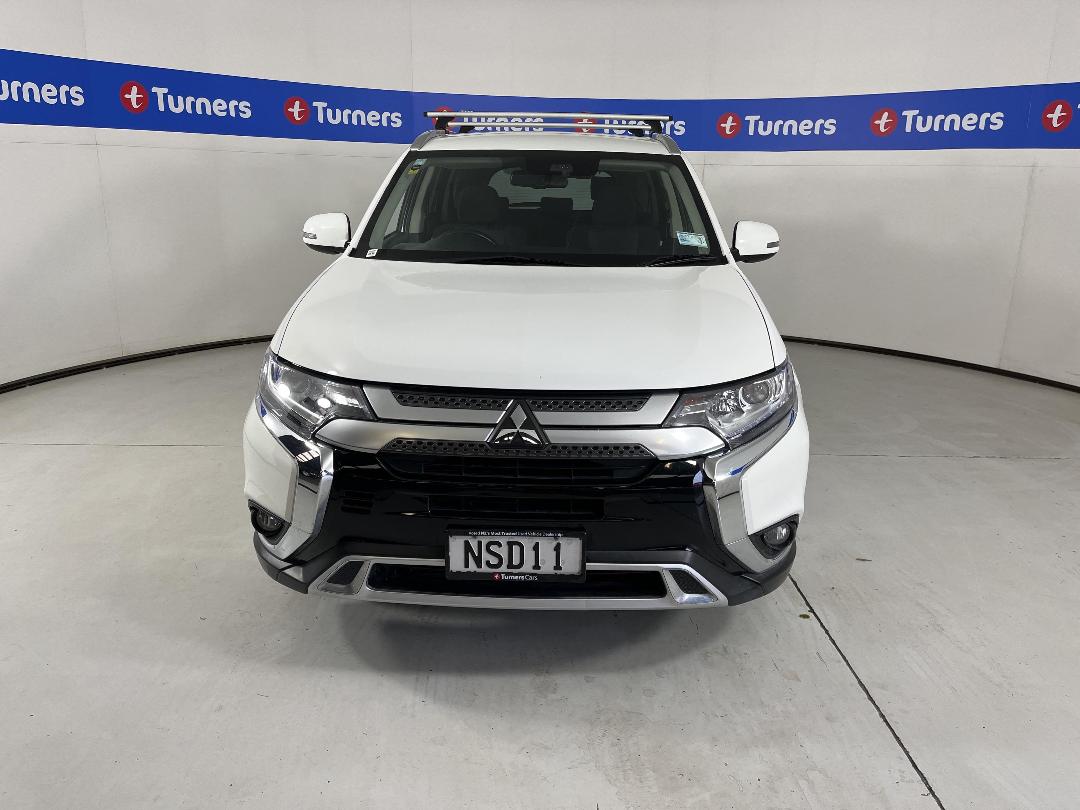 Photo '2' of Mitsubishi Outlander