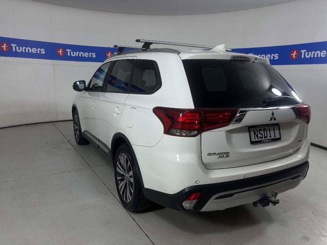 Photo '5' of Mitsubishi Outlander