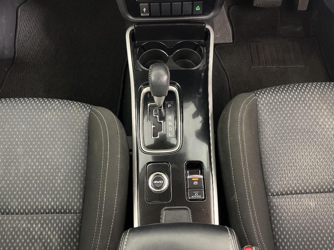 Photo '23' of Mitsubishi Outlander