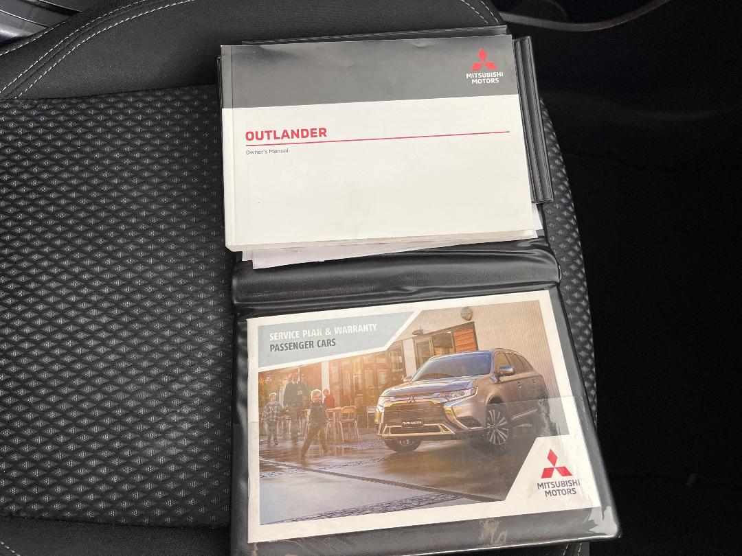 Photo '27' of Mitsubishi Outlander