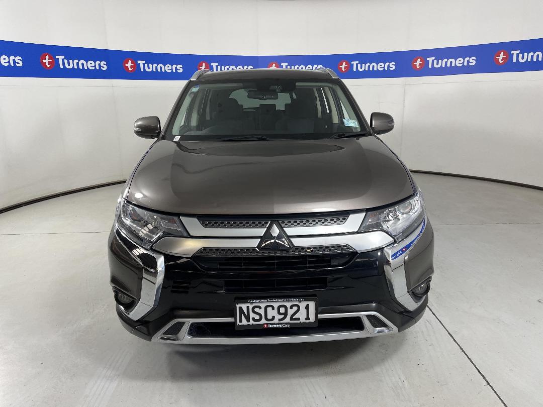 Photo '2' of Mitsubishi Outlander