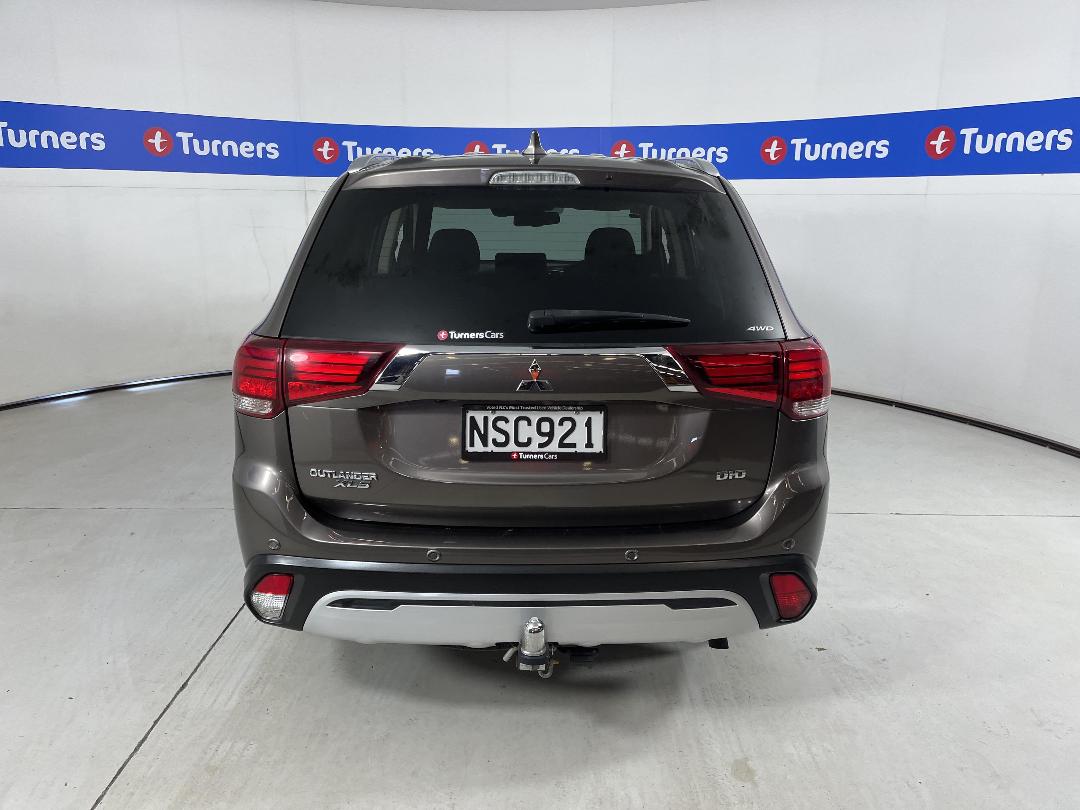 Photo '6' of Mitsubishi Outlander