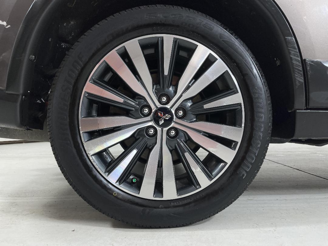 Photo '12' of Mitsubishi Outlander