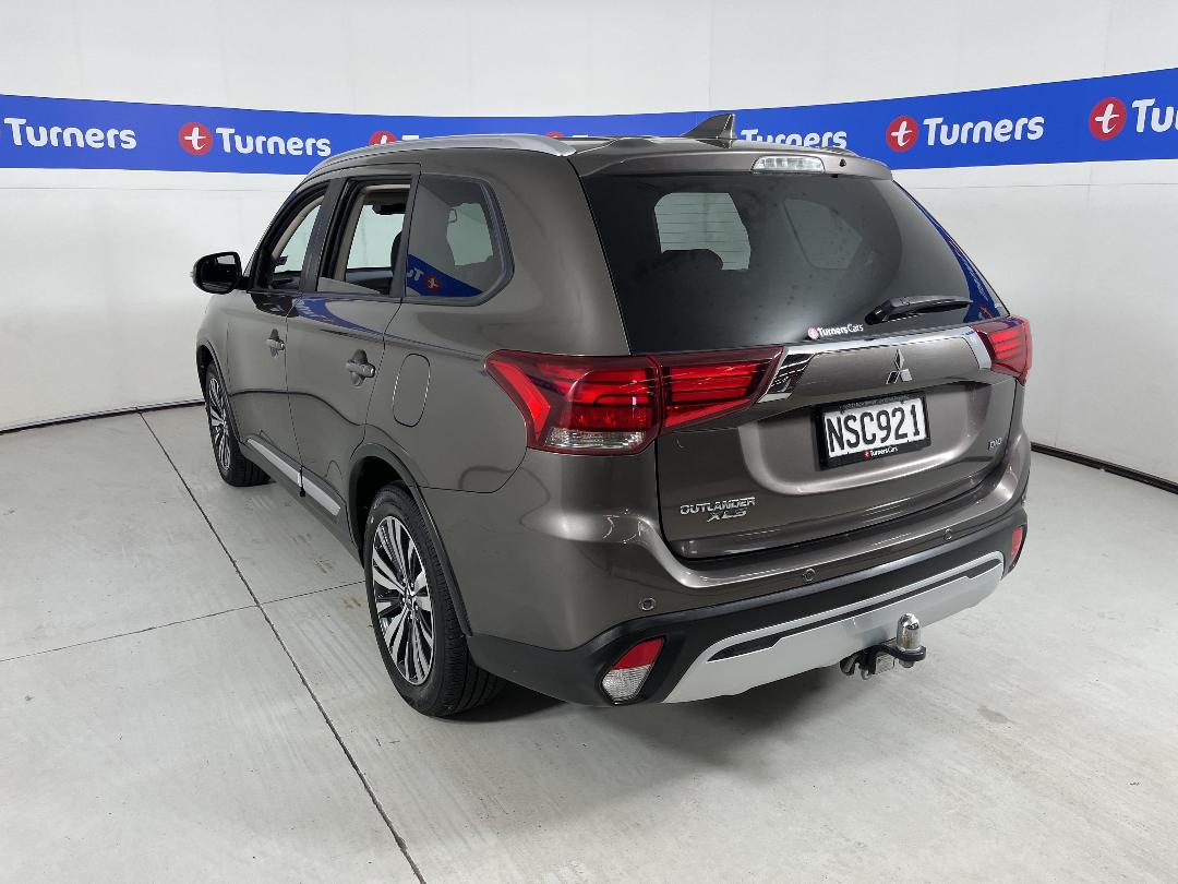 Photo '5' of Mitsubishi Outlander