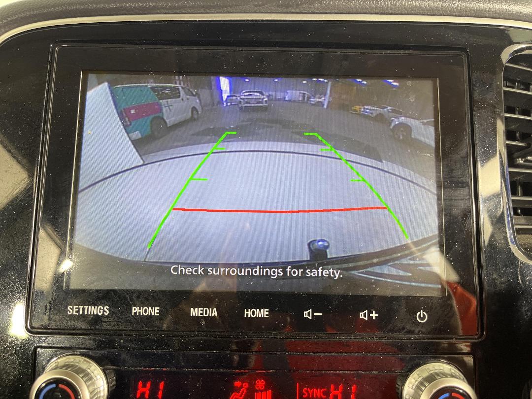 Photo '28' of Mitsubishi Outlander