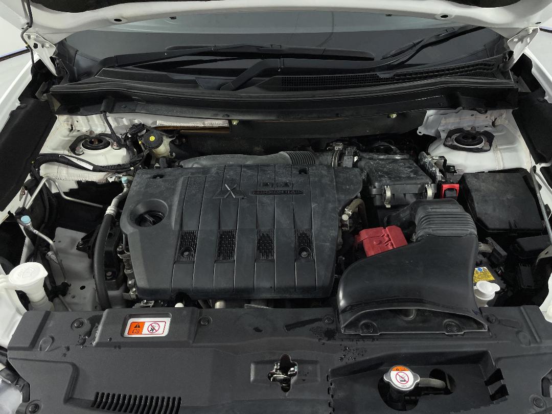 Photo '13' of Mitsubishi Outlander