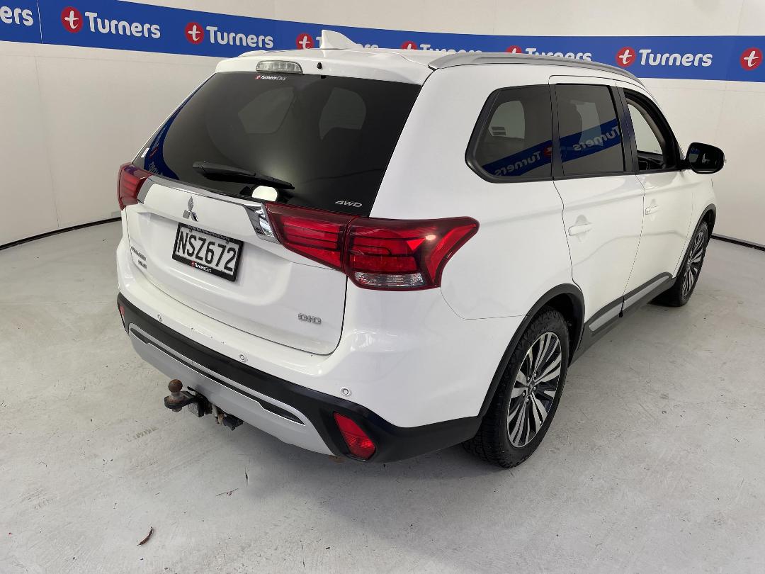 Photo '7' of Mitsubishi Outlander