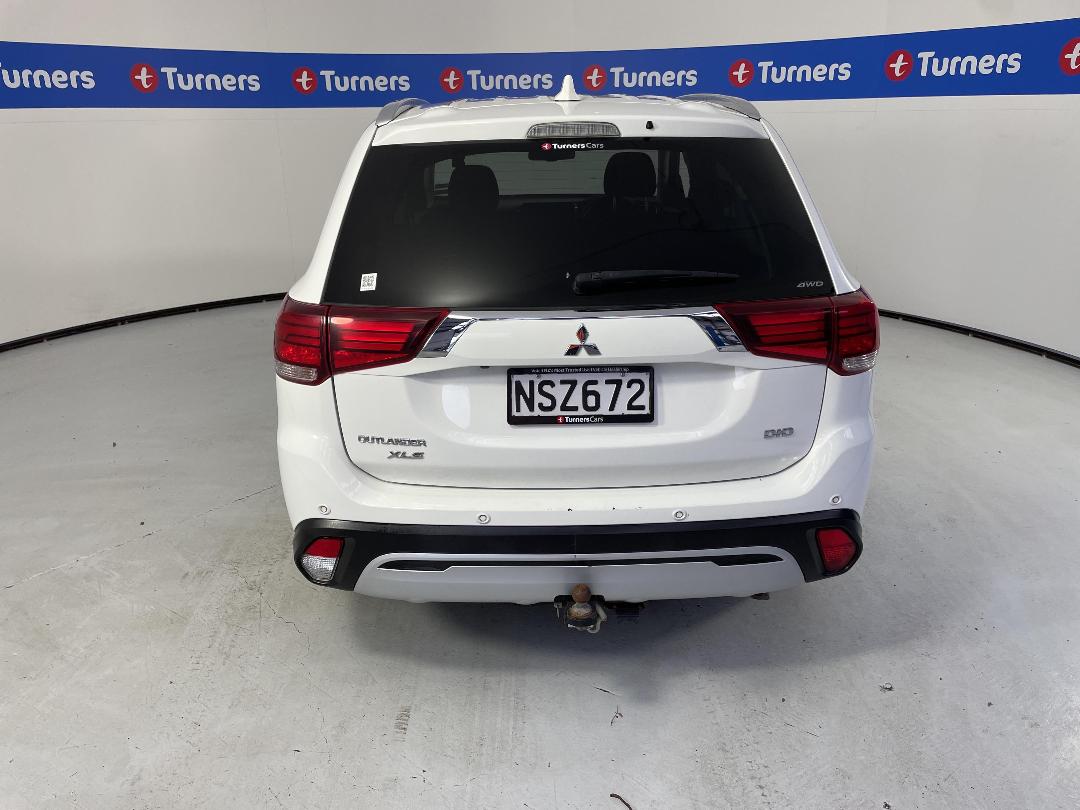 Photo '6' of Mitsubishi Outlander