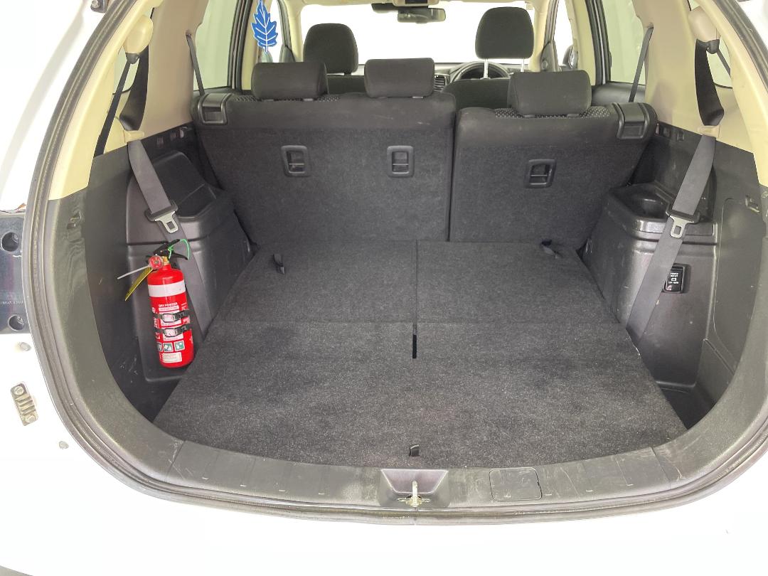 Photo '14' of Mitsubishi Outlander