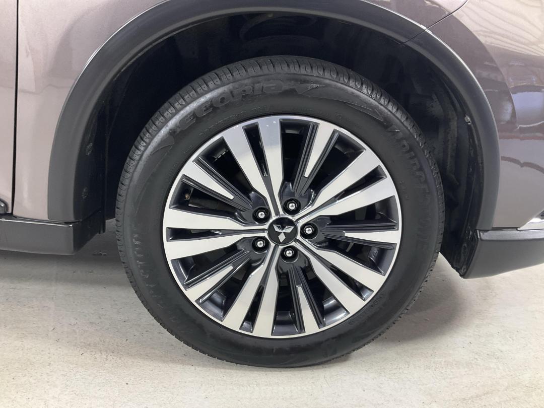 Photo '9' of Mitsubishi Outlander Photo '9' of Mitsubishi Outlander