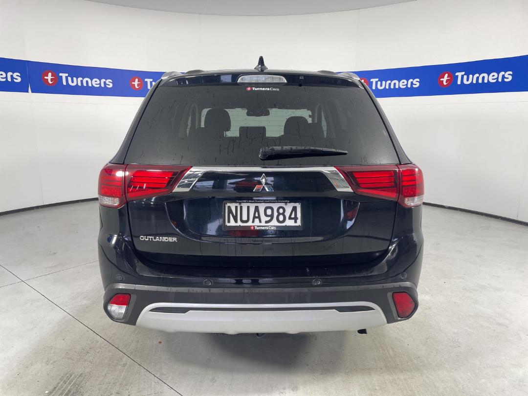 Photo '6' of Mitsubishi Outlander