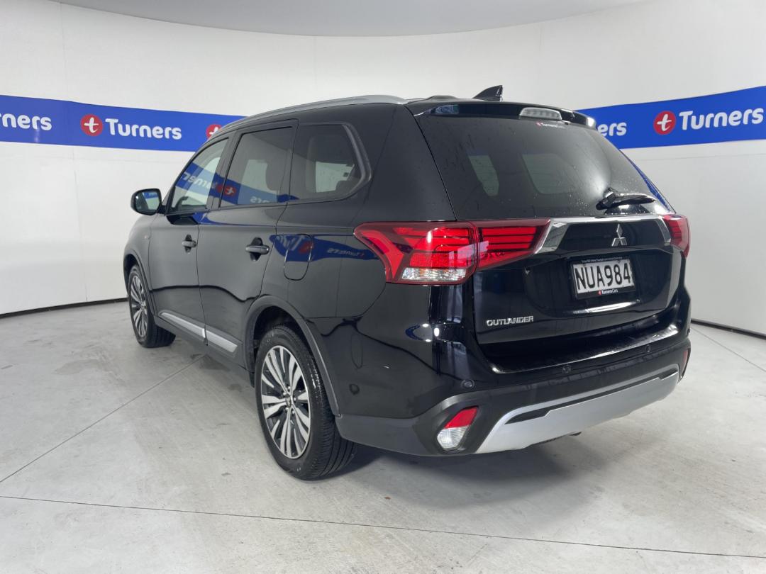 Photo '5' of Mitsubishi Outlander