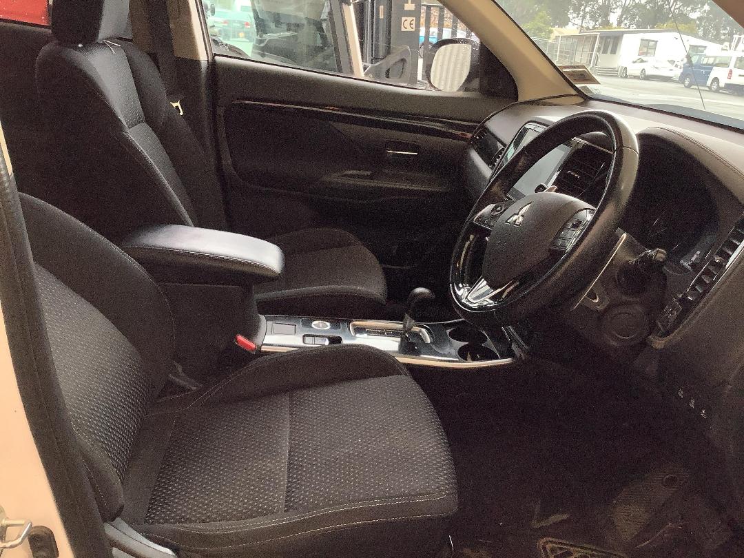 Photo '9' of Mitsubishi Outlander XLS Photo '9' of Mitsubishi Outlander XLS