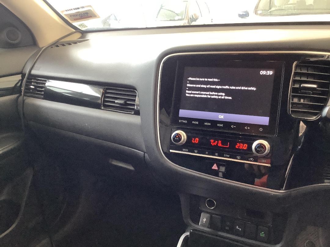 Photo '16' of Mitsubishi Outlander XLS Photo '16' of Mitsubishi Outlander XLS