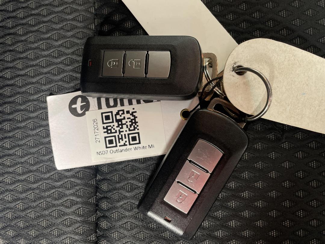 Photo '22' of Mitsubishi Outlander