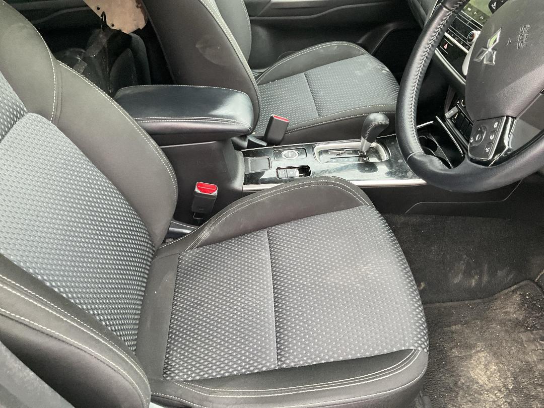 Photo '13' of Mitsubishi Outlander XLS Photo '13' of Mitsubishi Outlander XLS