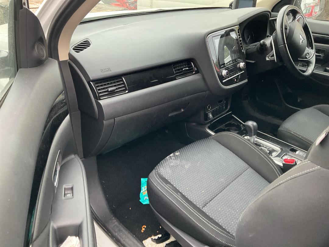 Photo '16' of Mitsubishi Outlander XLS Photo '16' of Mitsubishi Outlander XLS