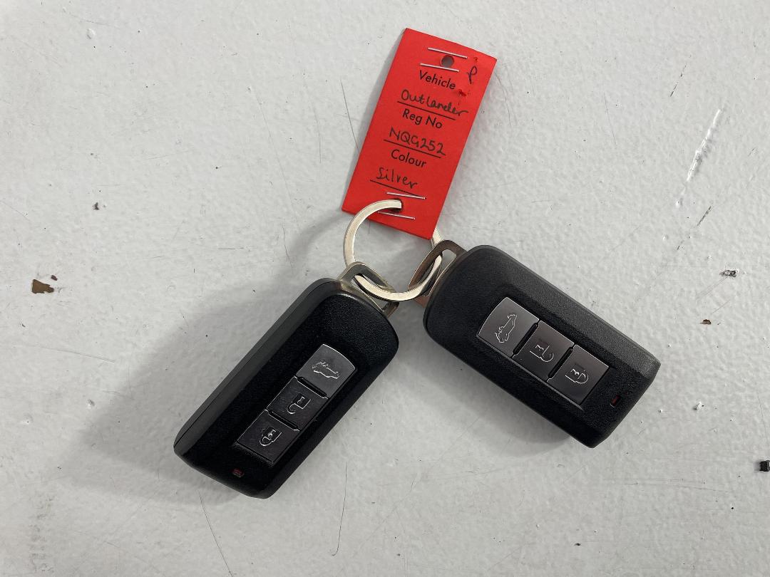 Photo '22' of Mitsubishi Outlander Photo '22' of Mitsubishi Outlander