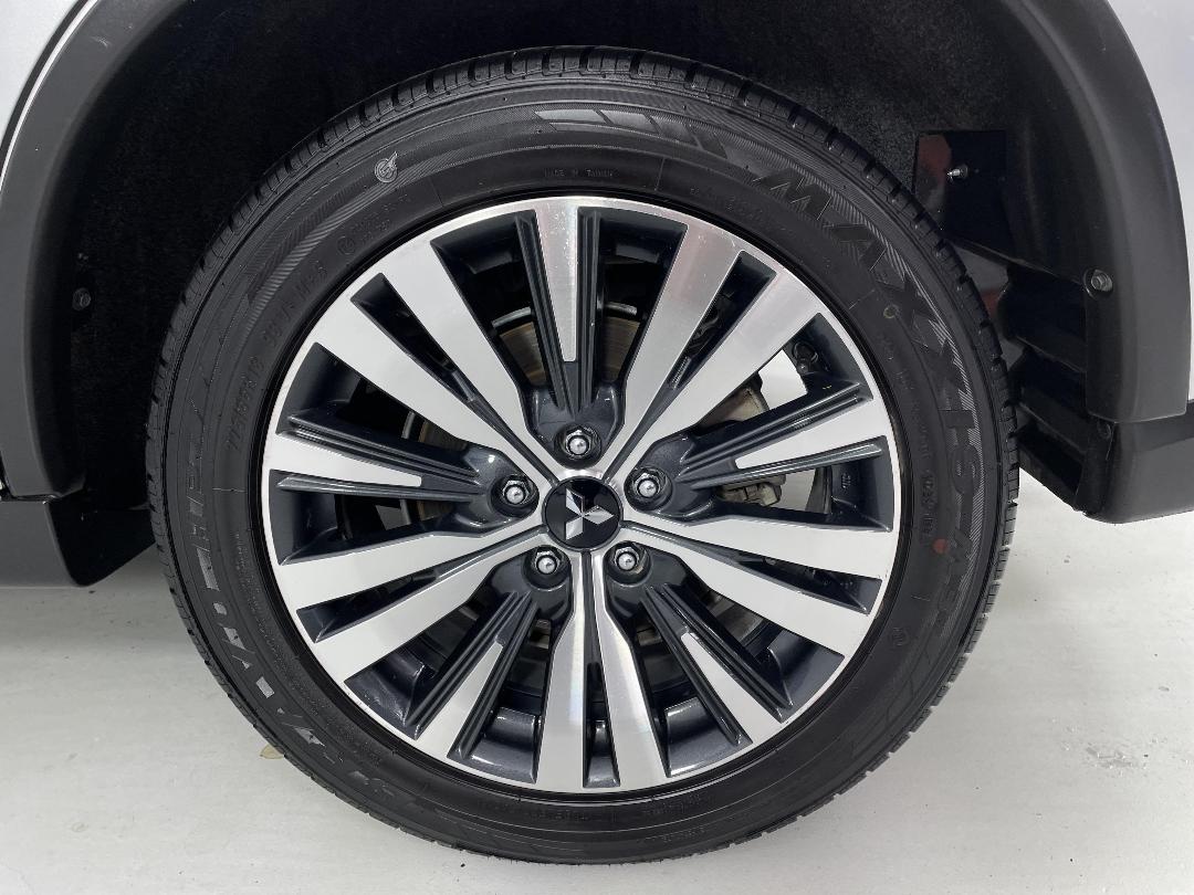 Photo '11' of Mitsubishi Outlander Photo '11' of Mitsubishi Outlander