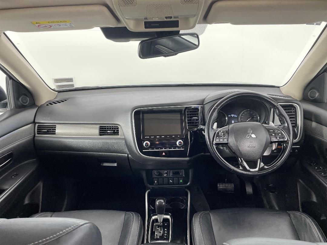 Photo '17' of Mitsubishi Outlander Photo '17' of Mitsubishi Outlander