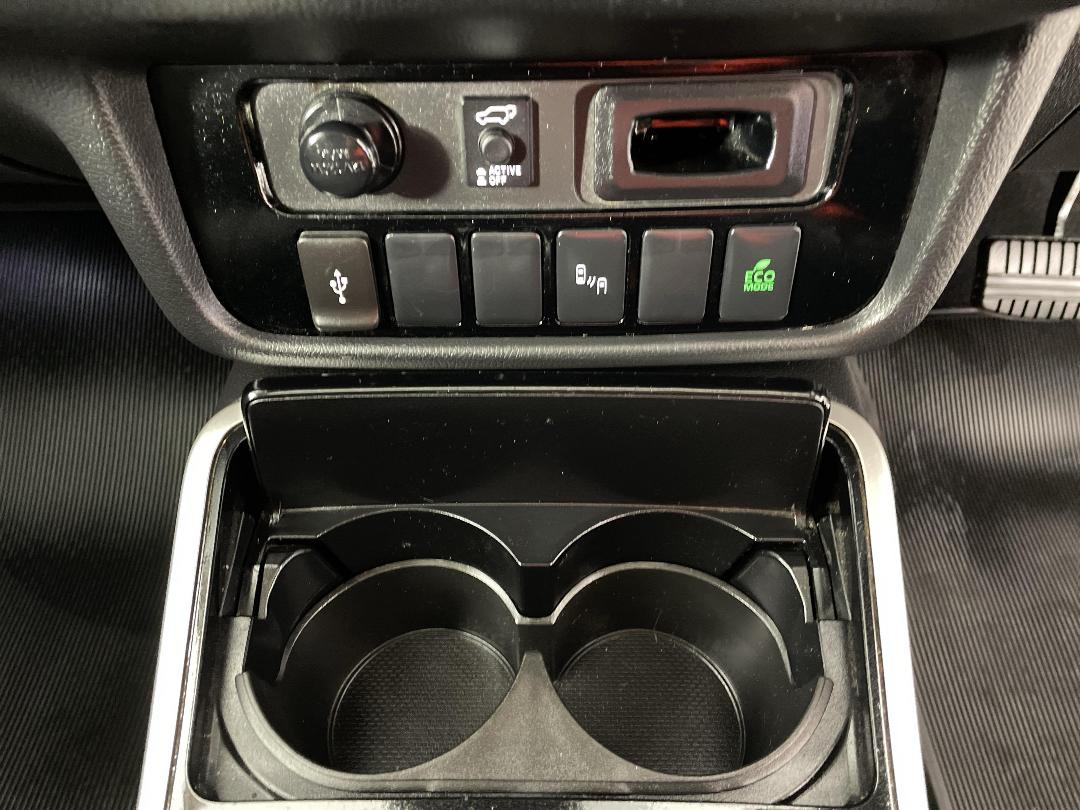 Photo '29' of Mitsubishi Outlander Photo '29' of Mitsubishi Outlander