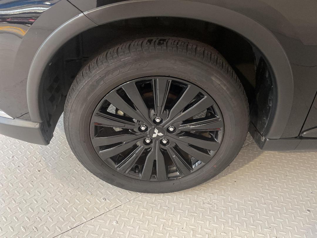 Photo '10' of Mitsubishi Outlander Photo '10' of Mitsubishi Outlander