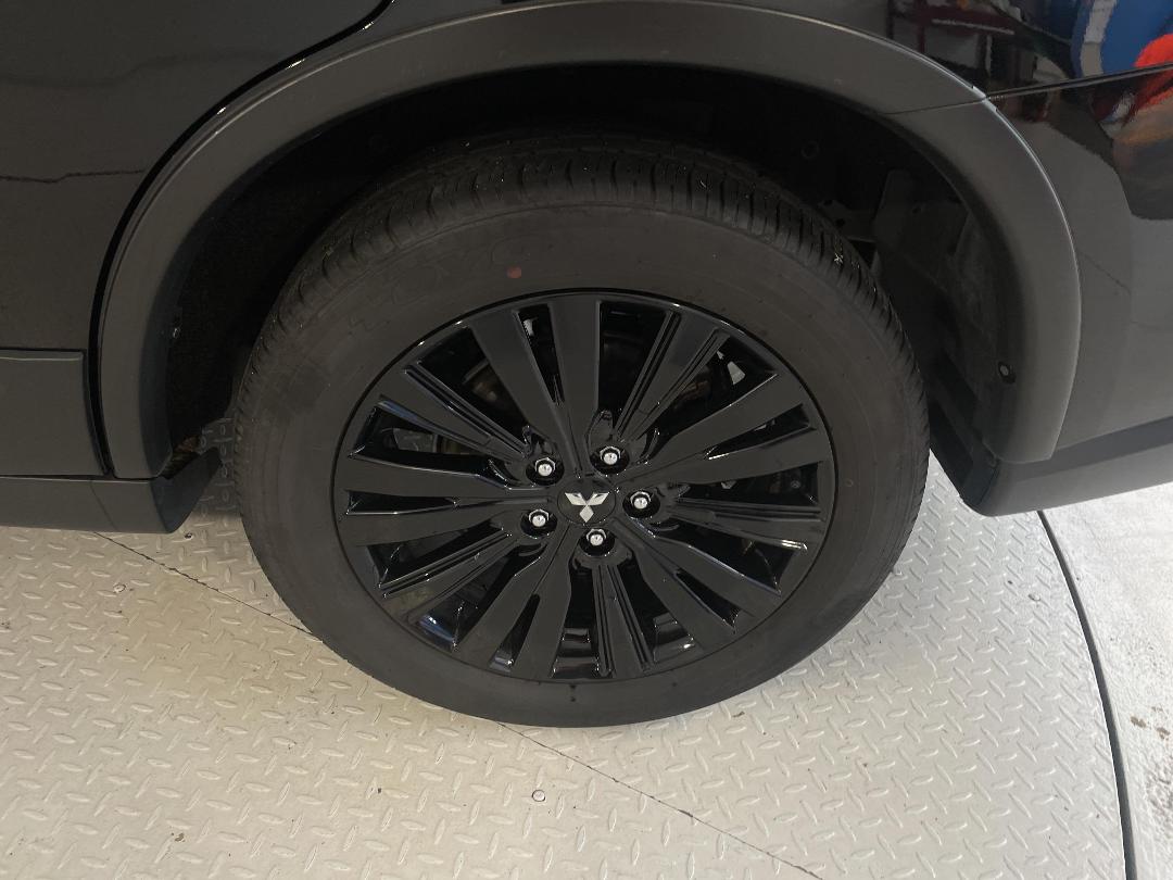 Photo '11' of Mitsubishi Outlander Photo '11' of Mitsubishi Outlander