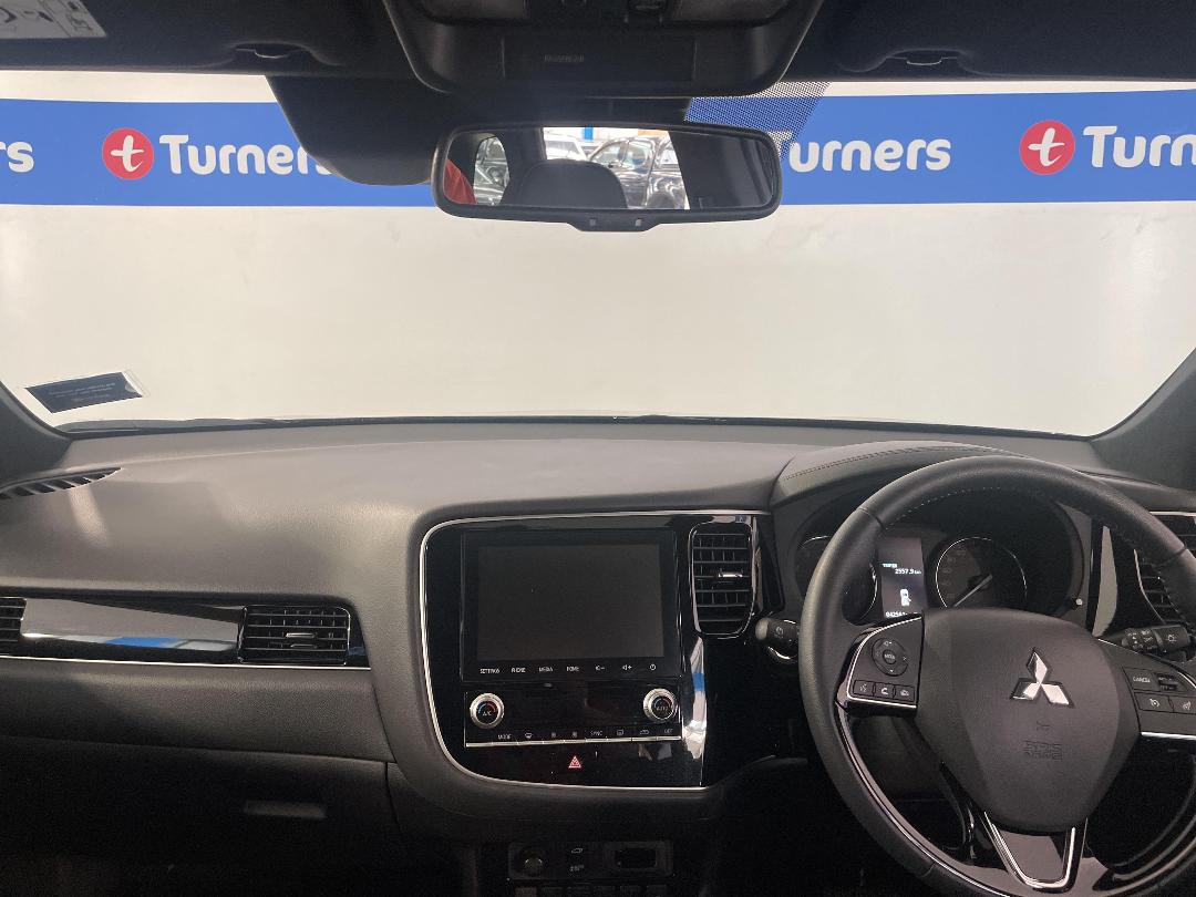 Photo '17' of Mitsubishi Outlander Photo '17' of Mitsubishi Outlander