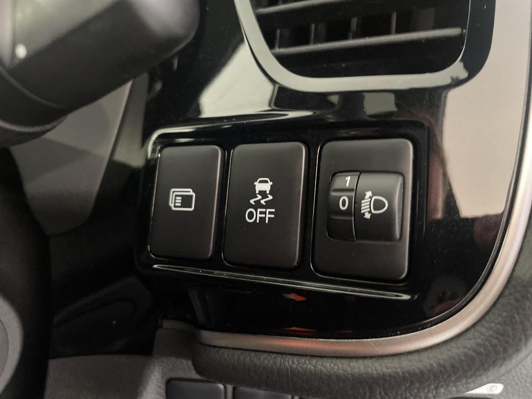 Photo '26' of Mitsubishi Outlander Photo '26' of Mitsubishi Outlander