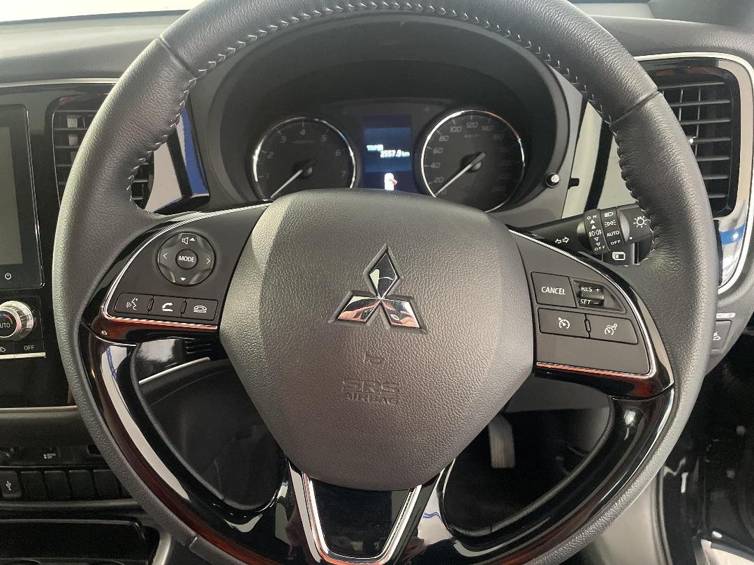 Photo '29' of Mitsubishi Outlander Photo '29' of Mitsubishi Outlander